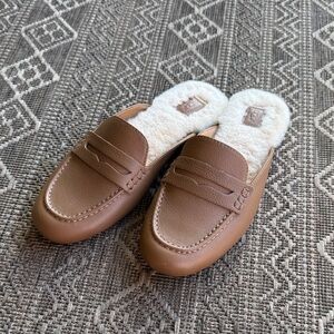 UGG Cozy Brown Leather Mule Slippers with Shearling Lining - size 8